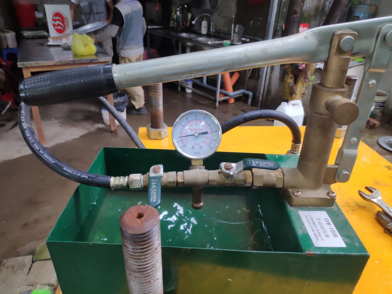 Một số hình ảnh thí nghiệm đo áp lực ống