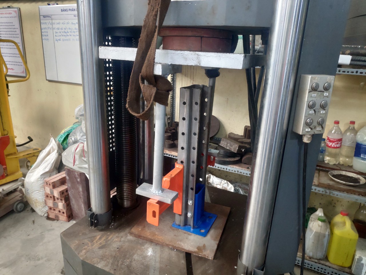 Một số hình ảnh Giáo chống